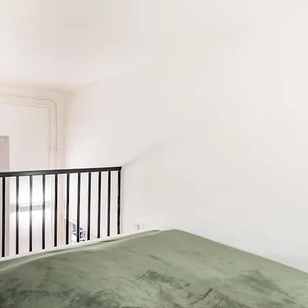 Very - Modern - Easy Airport Bus Lejlighed