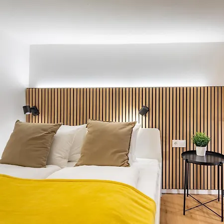 Very - Modern - Easy Airport Bus Budapest