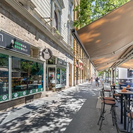 Very - Modern - Easy Airport Bus * Budapest