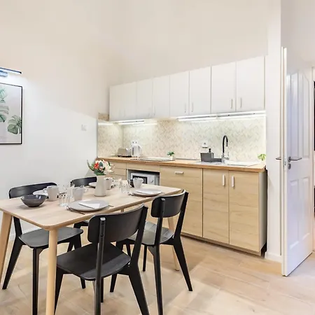 Very - Modern - Easy Airport Bus Apartman Budapest